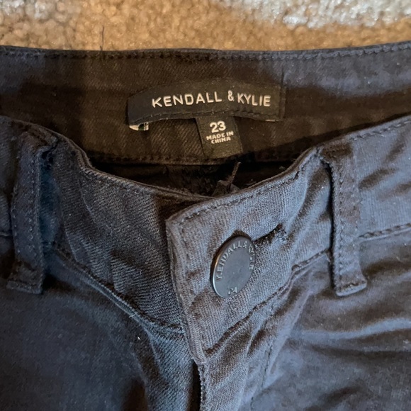 High waisted black shorts - Picture 2 of 3